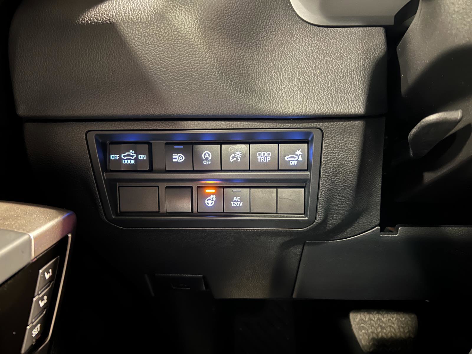 Used 2022 Toyota Tundra Limited image 15