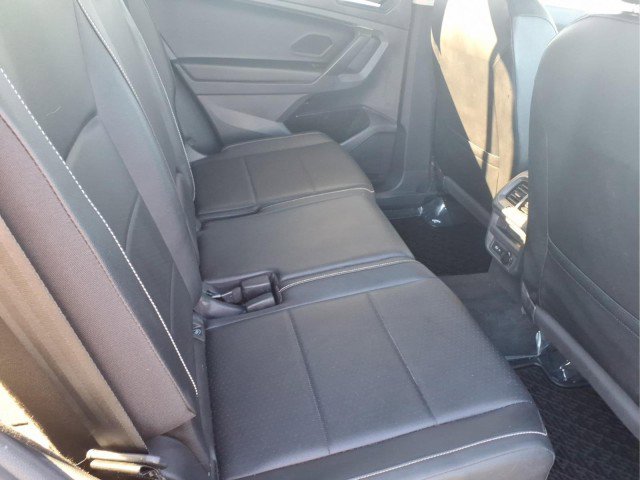 Certified 2021 Volkswagen Tiguan SE w/ Panoramic Sunroof Package image 11