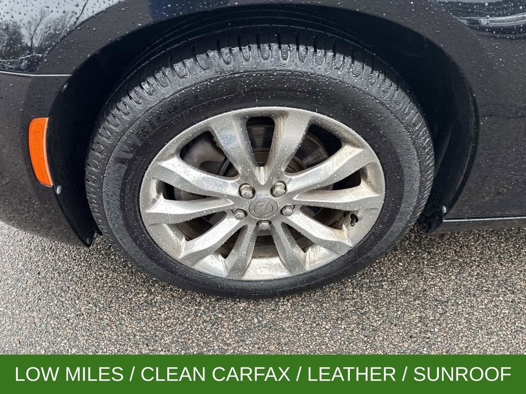 Used 2016 Chrysler 300 C image 12