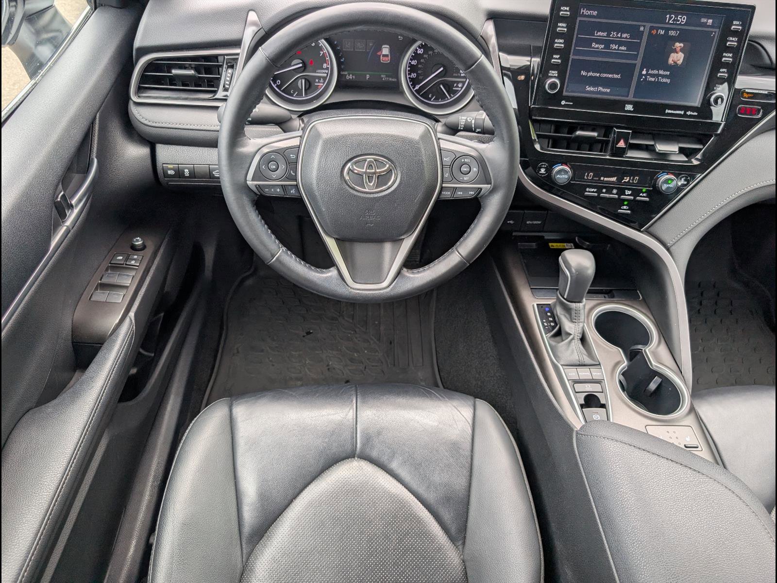 Used 2024 Toyota Camry XLE FWD image 8
