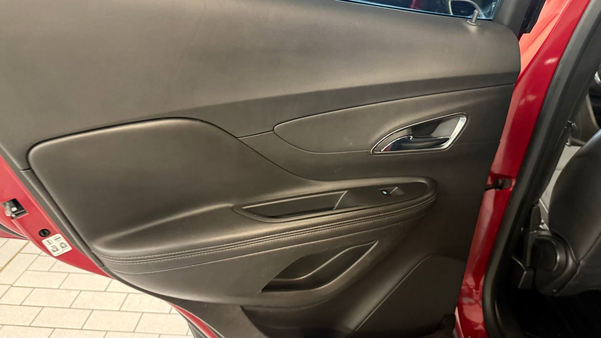 Used 2015 Buick Encore Convenience FWD image 27