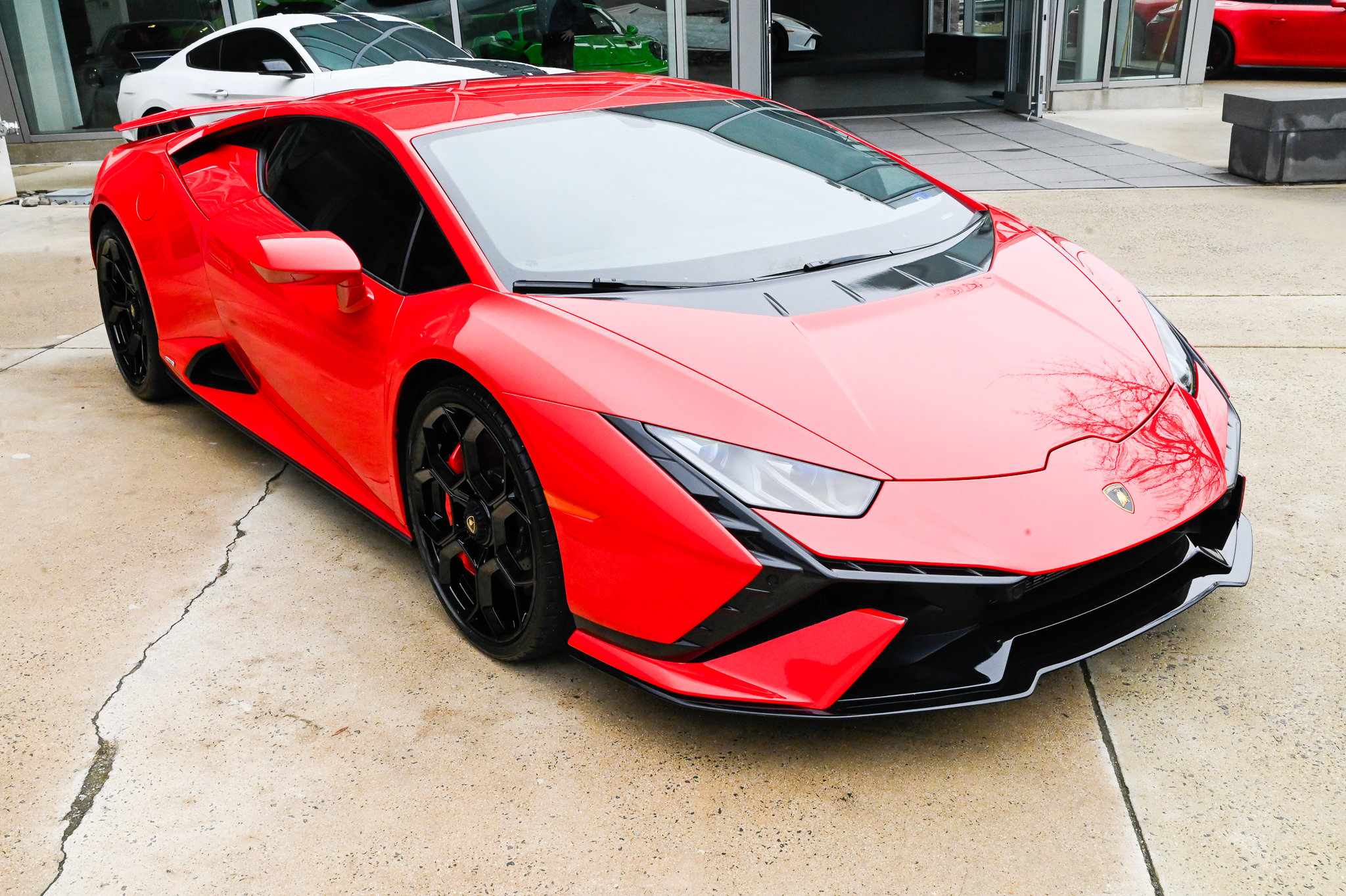 Used 2023 Lamborghini Huracan Tecnica image 3