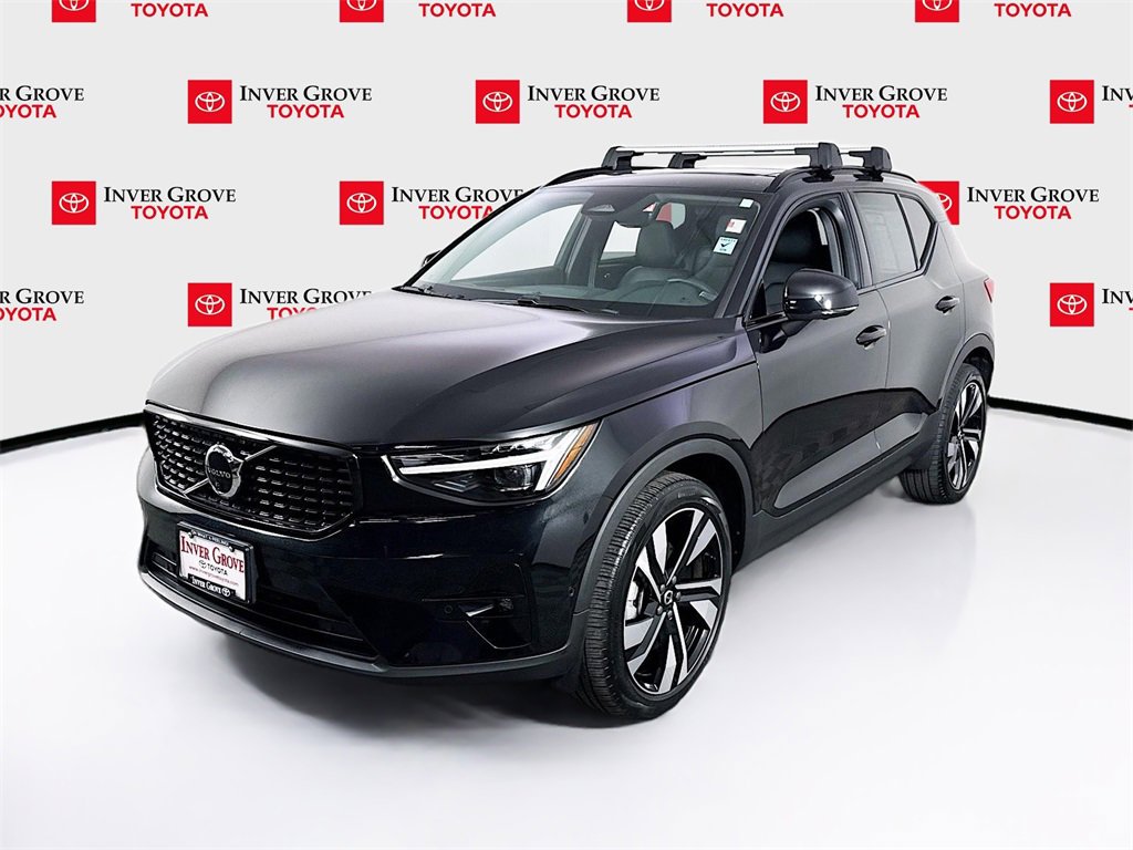 Used 2023 Volvo XC40 B5 Ultimate w/ Climate Package