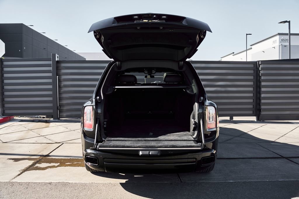 Used 2019 Rolls-Royce Cullinan AWD/4WD image 17