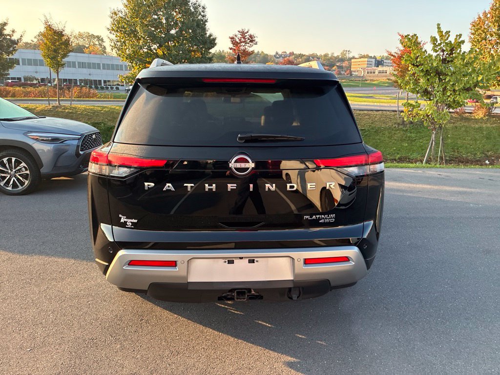 Used 2022 Nissan Pathfinder Platinum AWD/4WD image 10