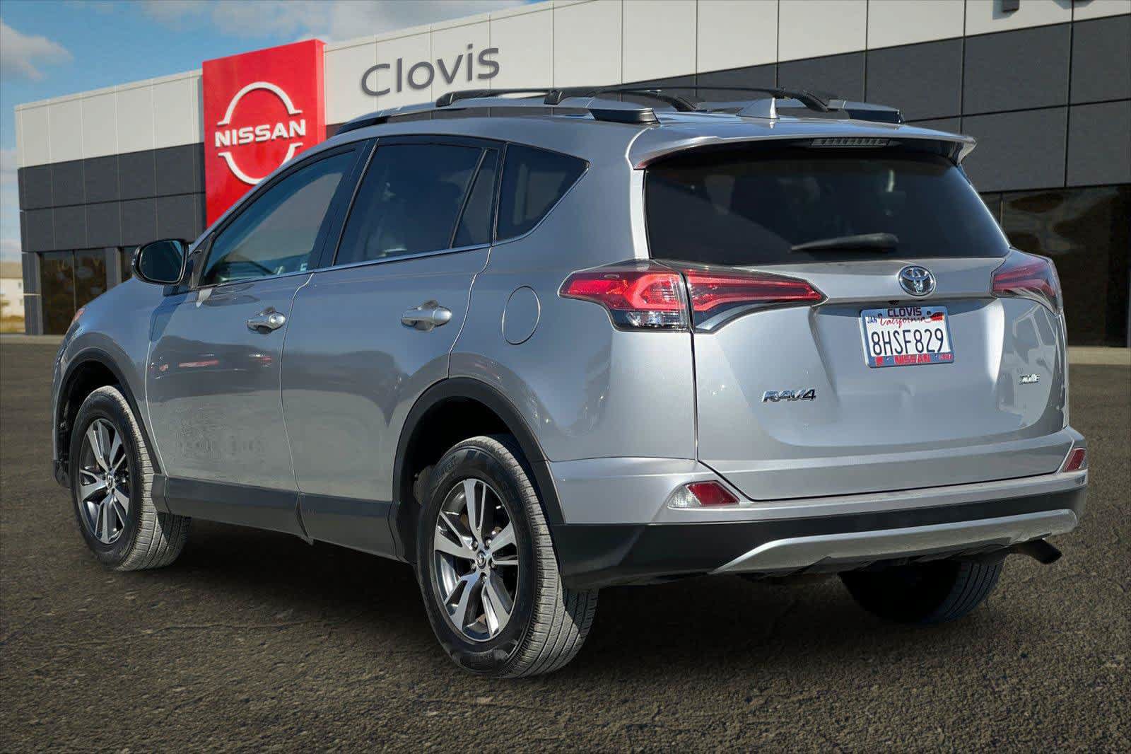 Used 2018 Toyota RAV4 XLE FWD image 7