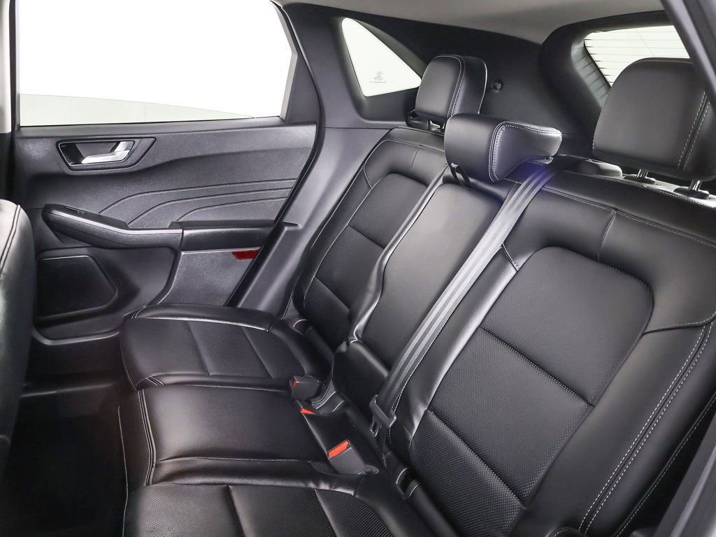 Used 2022 Ford Escape SEL image 30