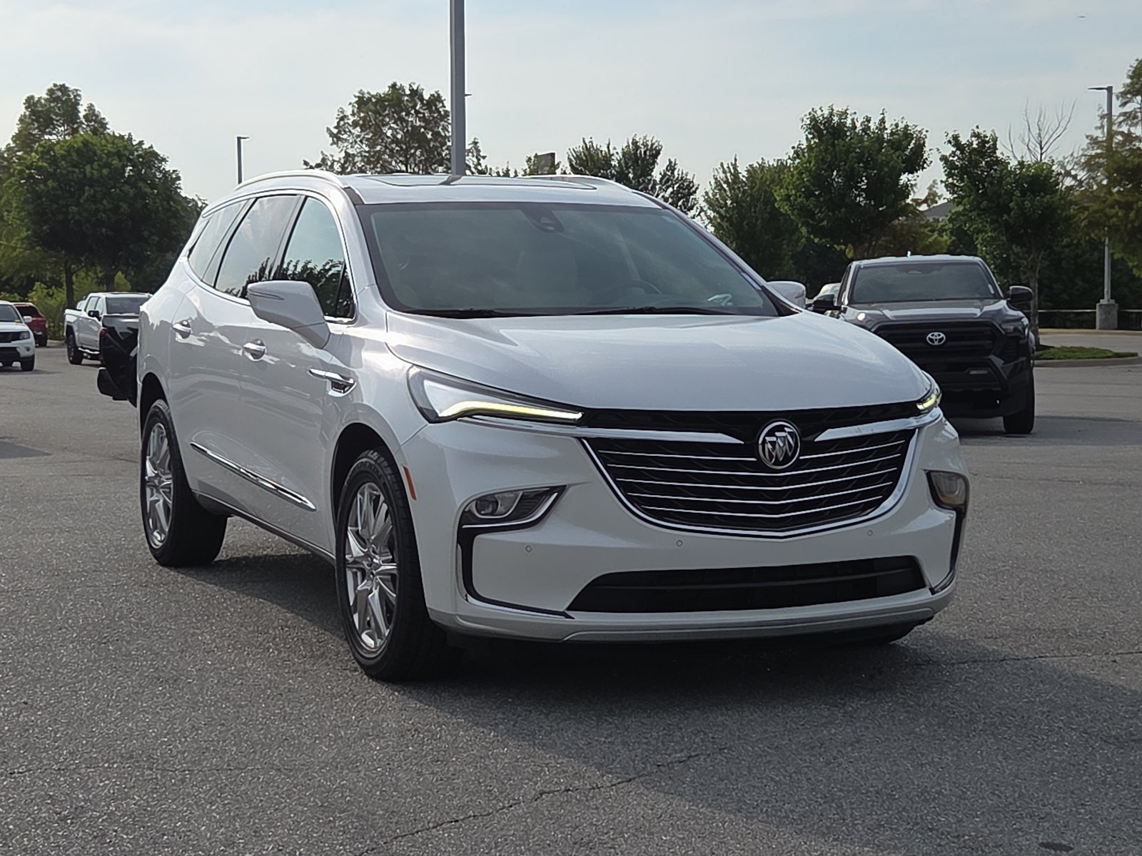 Used 2023 Buick Enclave Premium w/ Experience Buick Package AWD/4WD image 1