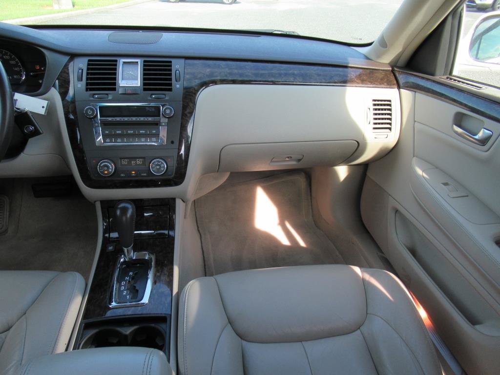 Used 2009 Cadillac DTS FWD image 13