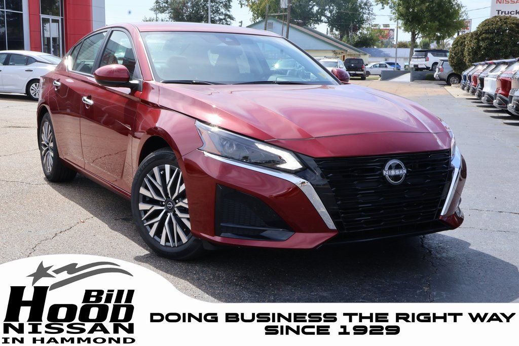 New 2025 Nissan Altima 2.5 SV w/ SV Premium Package