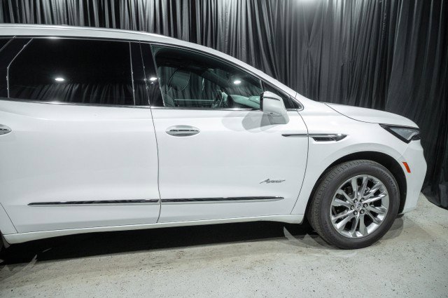 Used 2023 Buick Enclave Avenir w/ Avenir Technology Package image 4