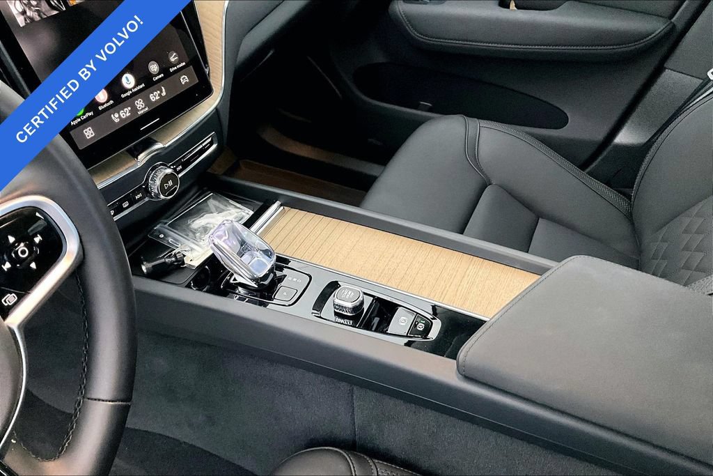 Certified 2026 Volvo XC60 B5 Plus AWD/4WD image 18