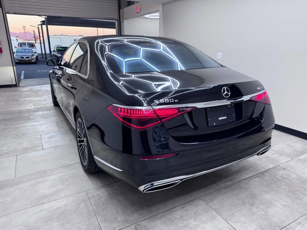 Used 2023 Mercedes-Benz S 580e 4MATIC Sedan w/ Warmth & Comfort Package image 3