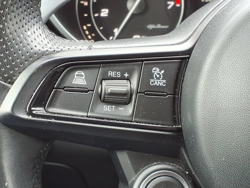 Used 2023 Alfa Romeo Giulia Sprint RWD image 29