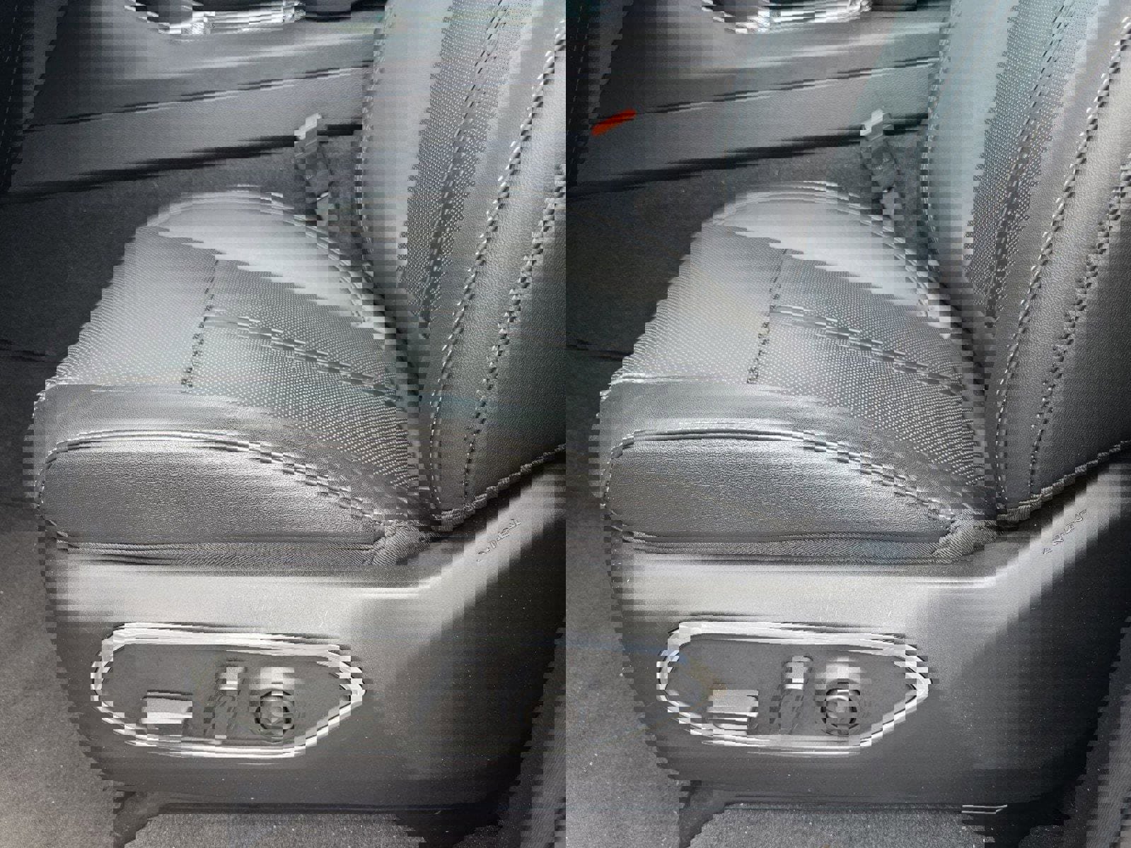 New 2024 Jeep Wagoneer 2WD w/ Convenience Group I image 13