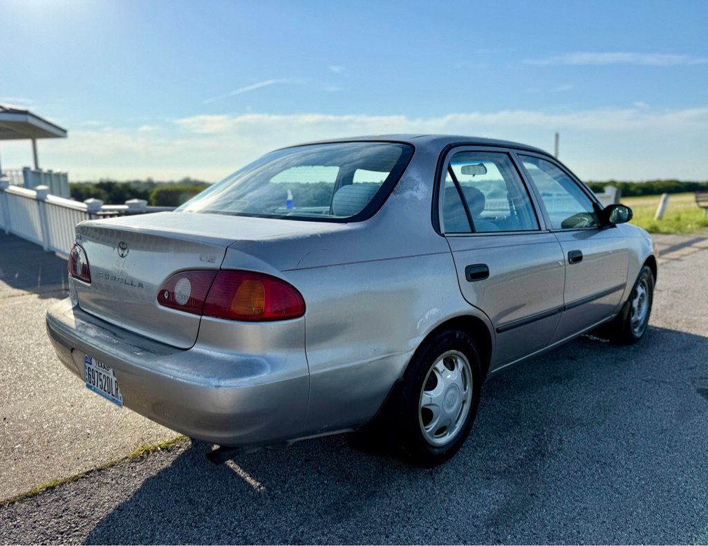 Used 2001 Toyota Corolla CE FWD image 5