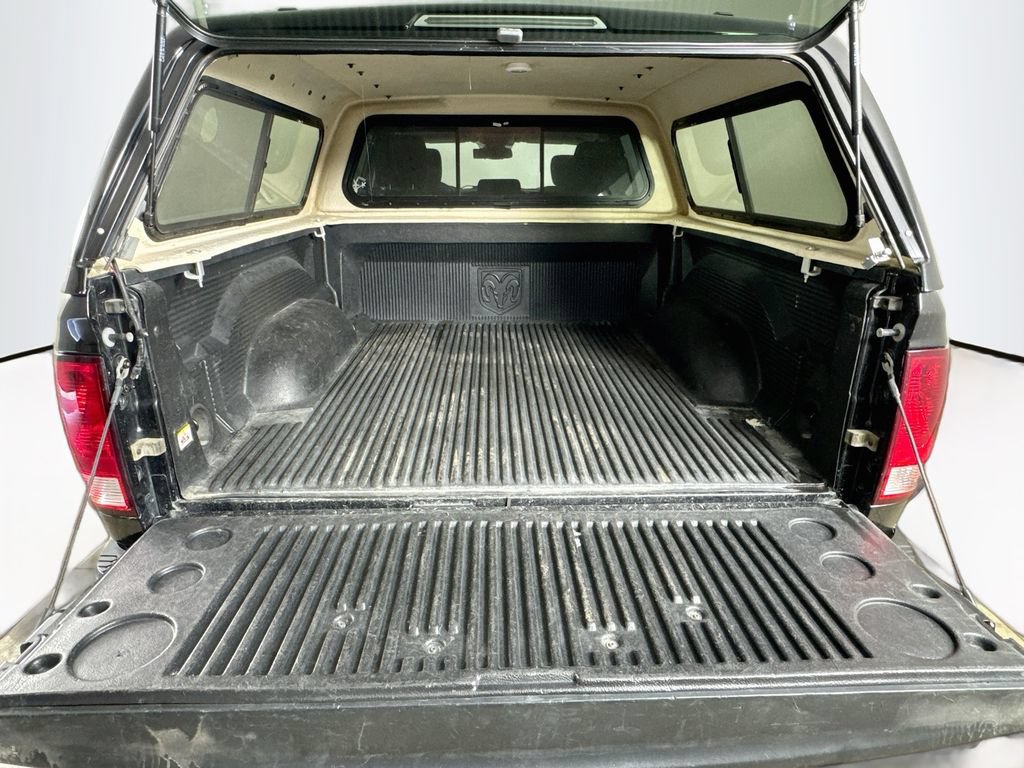 Used 2017 RAM 1500 Classic SLT w/ SLT Plus D←cor Group AWD/4WD image 23