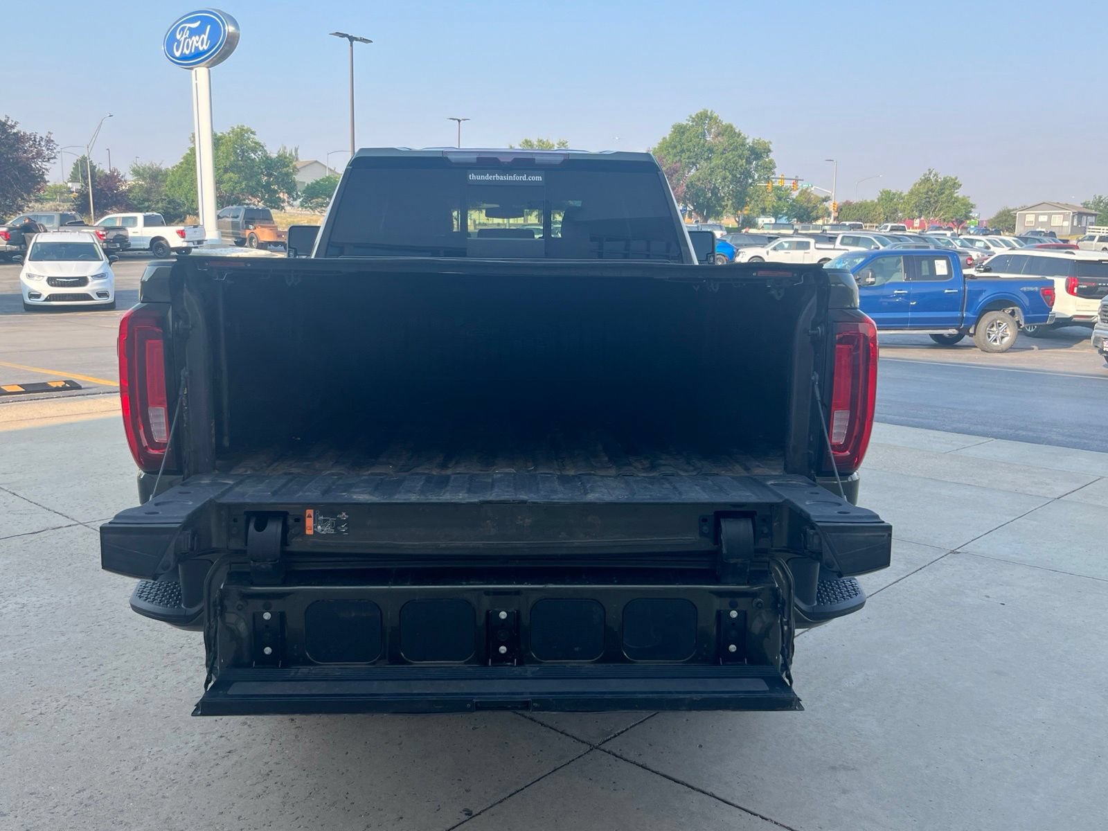 Used 2022 GMC Sierra 3500 AT4 w/ AT4 Preferred Package AWD/4WD image 7