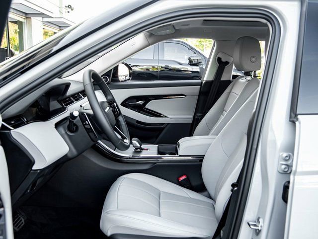 Used 2025 Land Rover Range Rover Evoque S image 14
