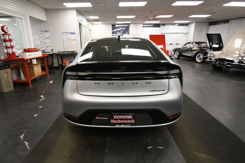 Used 2023 Toyota Prius Prime FWD image 7