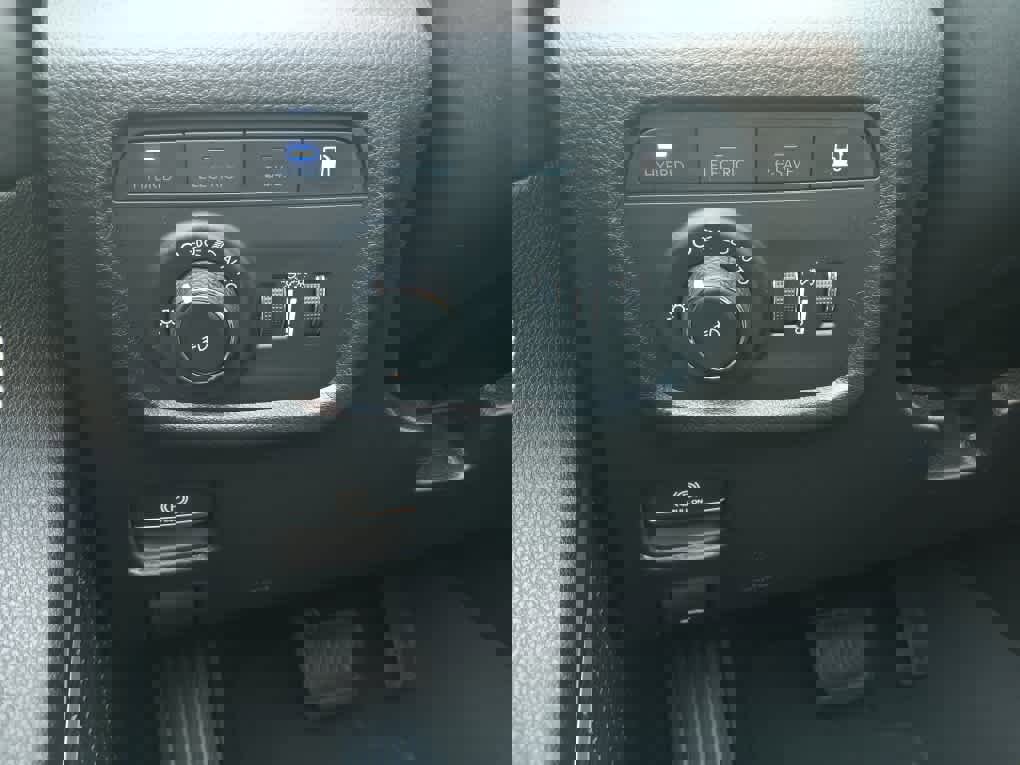 Used 2023 Jeep Grand Cherokee 4WD 4xe image 30