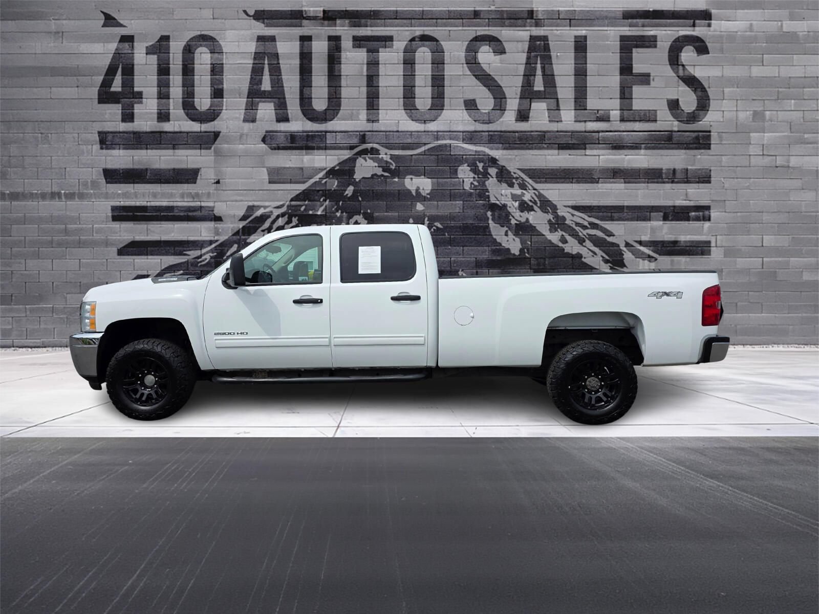 Used 2014 Chevrolet Silverado 2500 LT AWD/4WD image 9