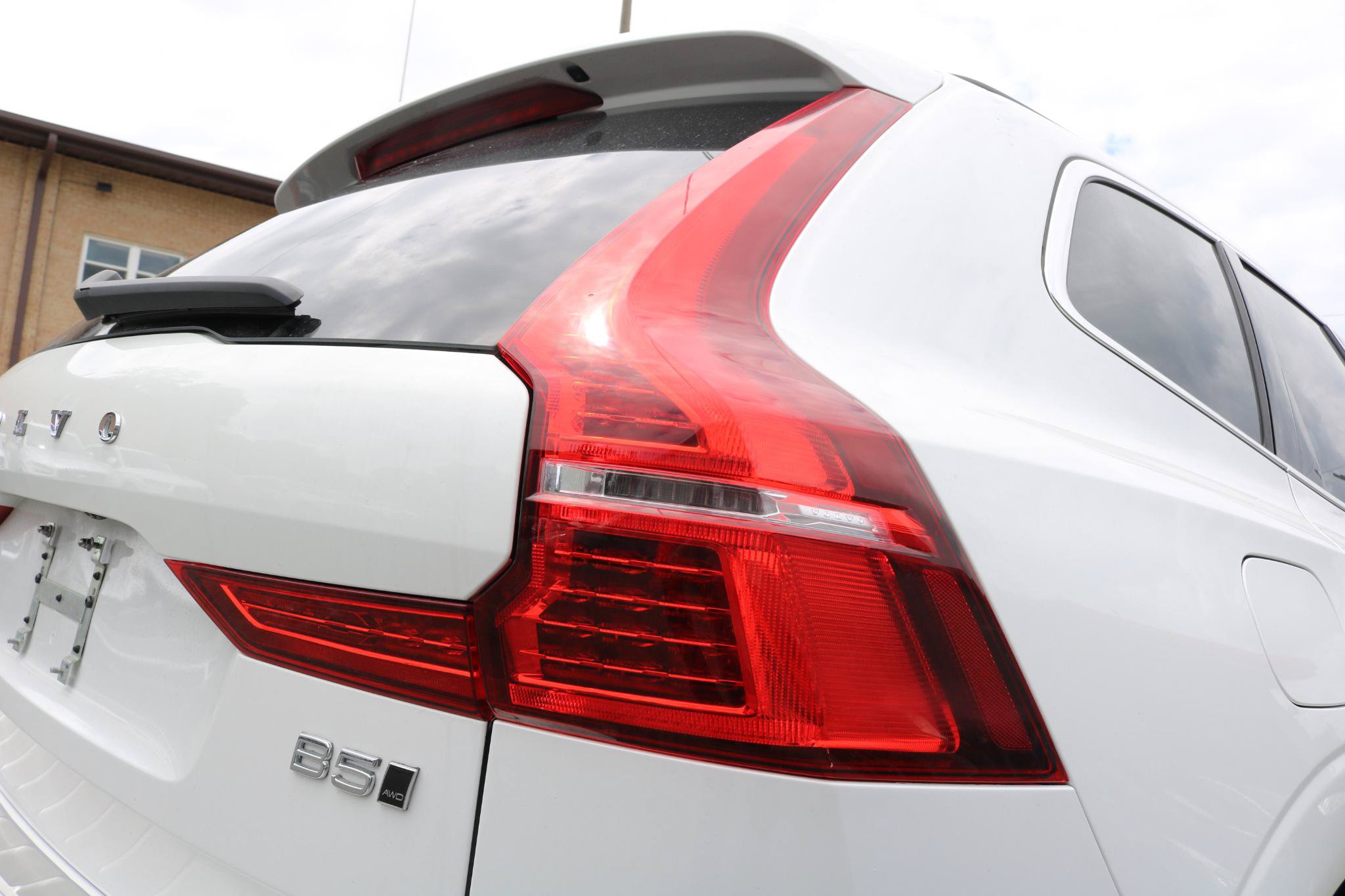 Used 2022 Volvo XC60 B5 Momentum AWD/4WD image 10