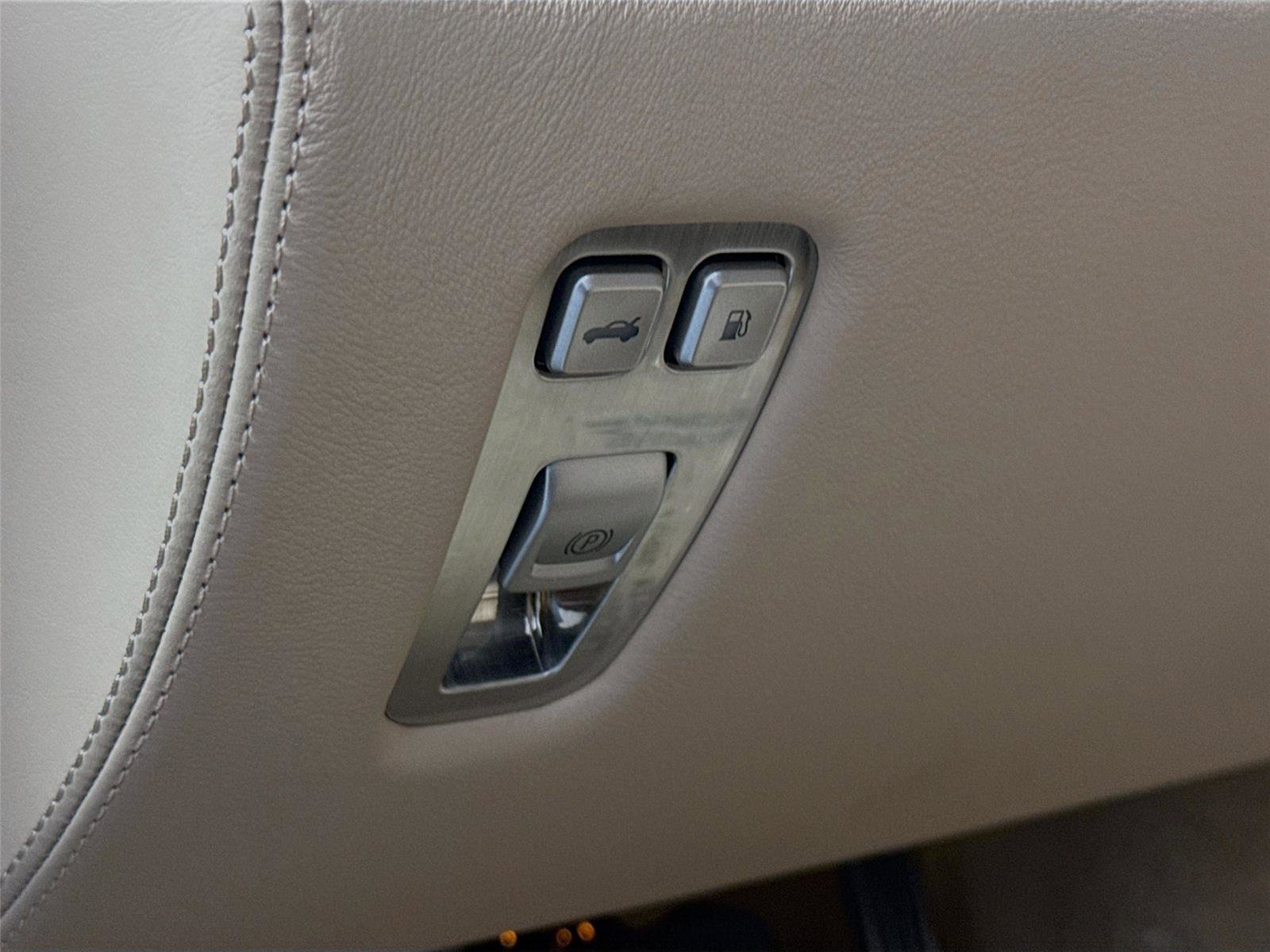 New 2025 Karma Revero Luxury image 7