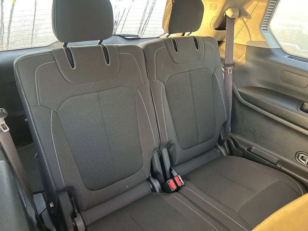 Used 2023 Jeep Grand Cherokee L Laredo image 29