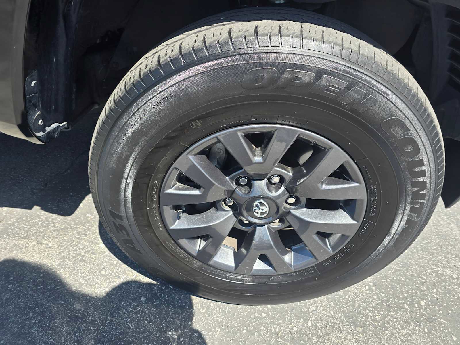 Used 2023 Toyota Tacoma SR5 AWD/4WD image 9