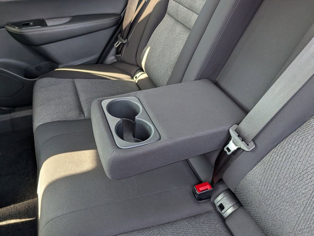 Used 2025 Nissan Rogue SV image 28