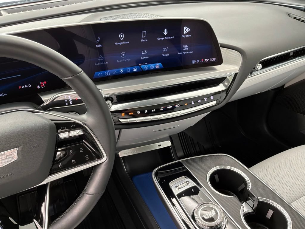 Used 2024 Cadillac Lyriq Luxury AWD/4WD image 25