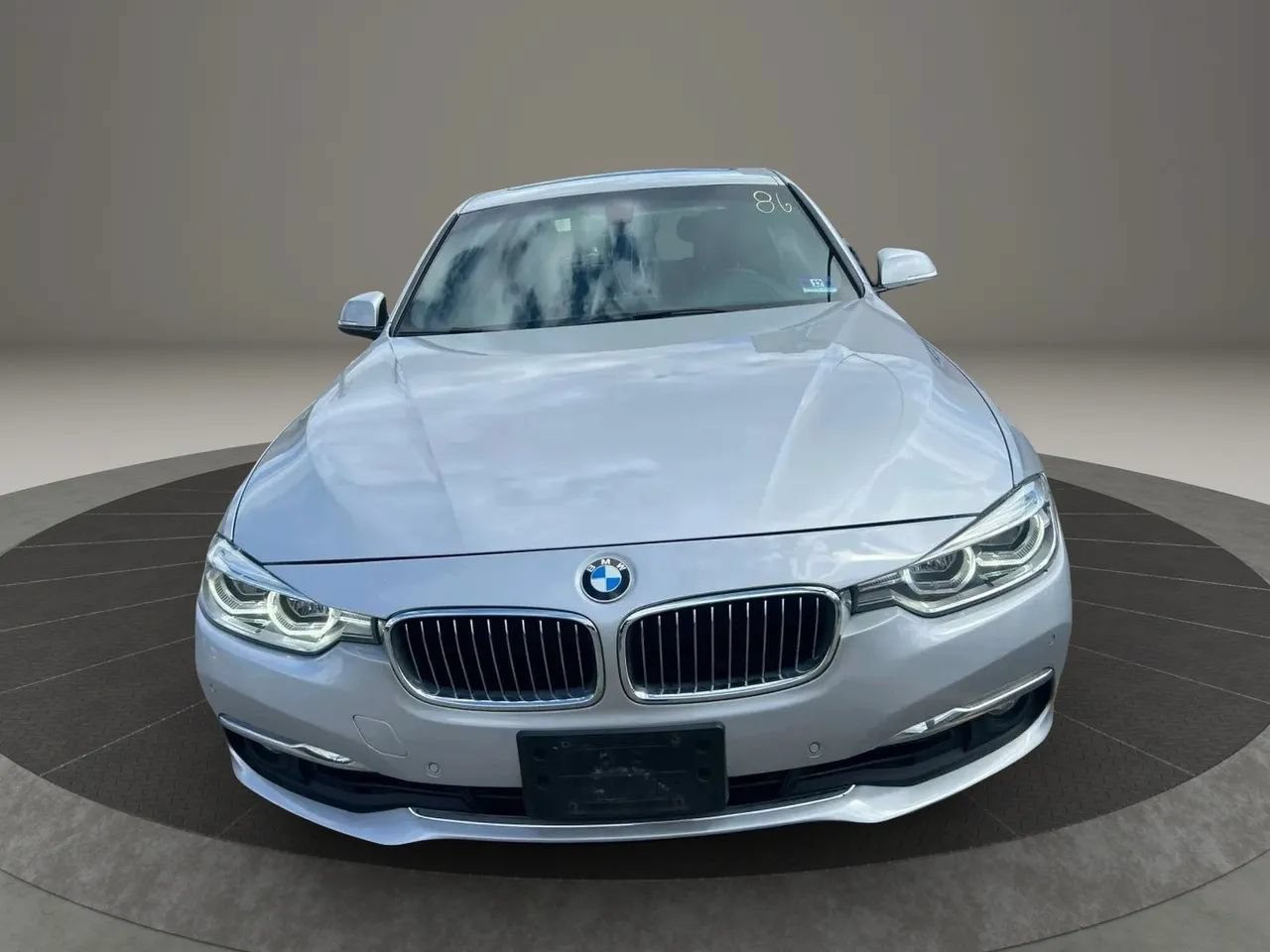 Used 2017 BMW 330i xDrive Sedan AWD/4WD image 2