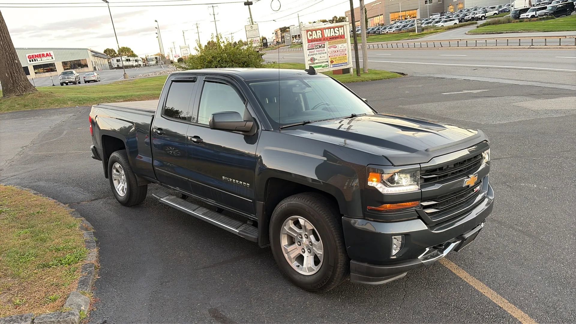 Used 2019 Chevrolet Silverado 1500 LT w/ All Star Edition image 21