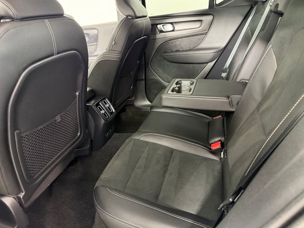 Used 2023 Volvo XC40 Recharge Ultimate w/ Protection Package Premier image 27