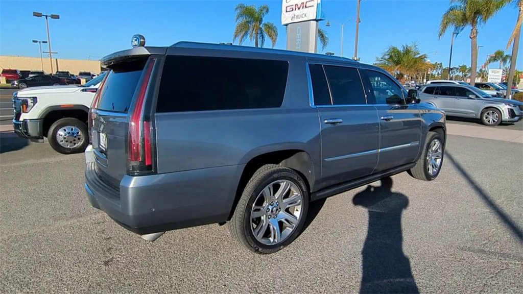 Used 2020 Cadillac Escalade ESV Premium Luxury image 8