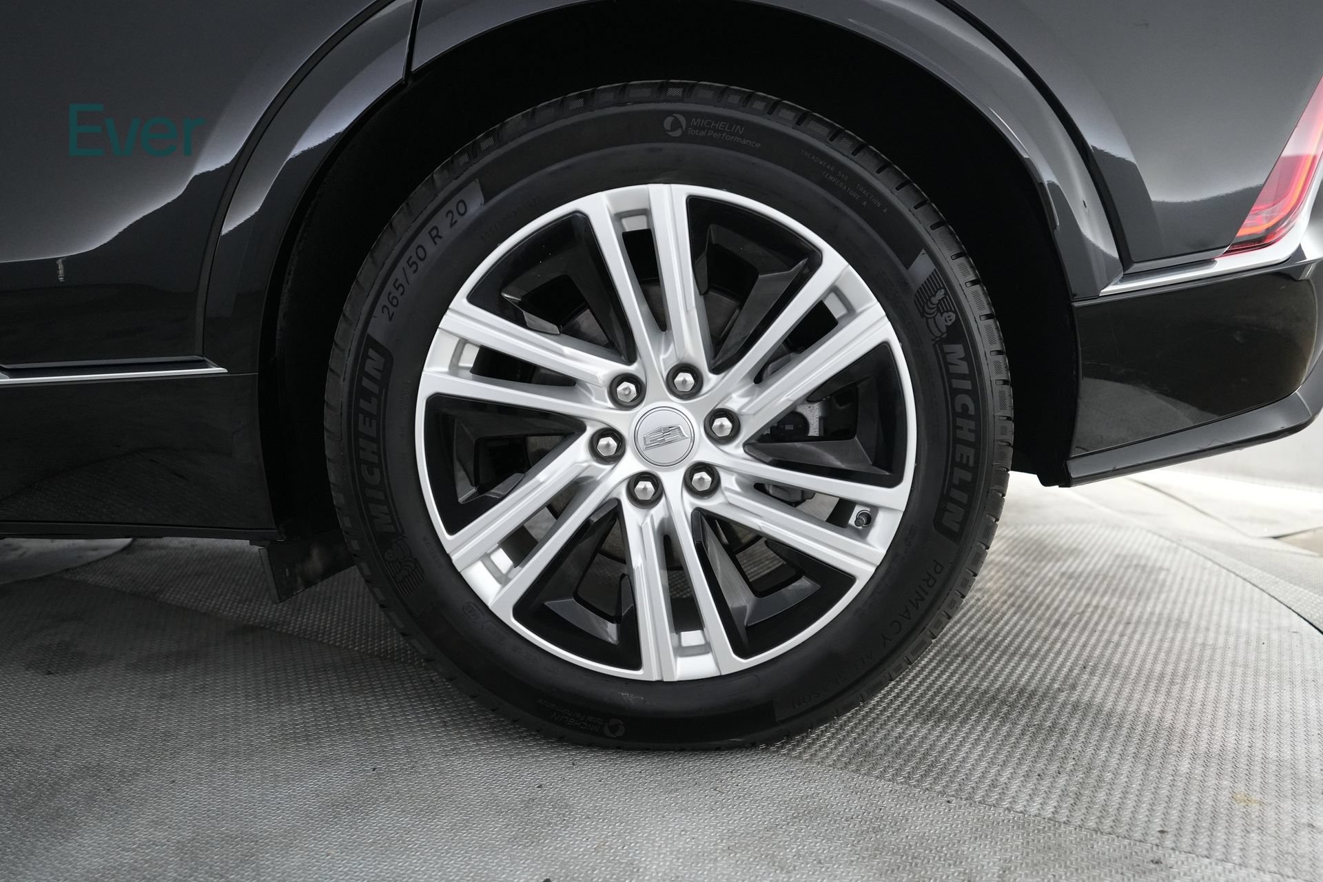 Used 2024 Cadillac Lyriq Tech RWD image 9
