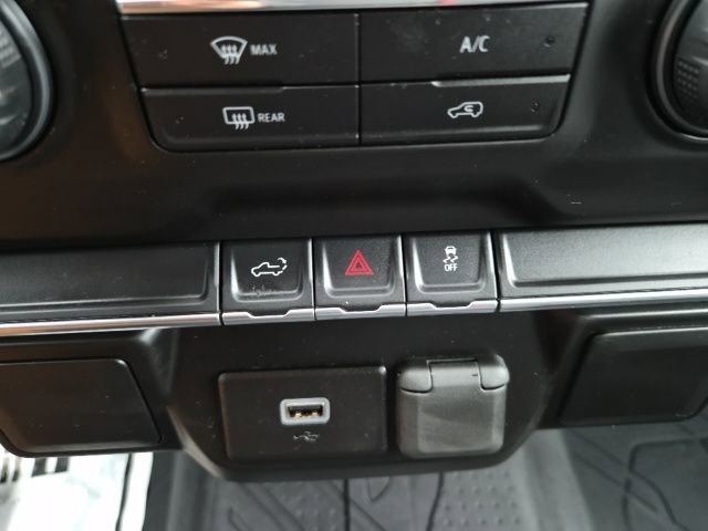 Used 2019 Chevrolet Silverado 1500 Custom w/ Custom Value Package AWD/4WD image 26