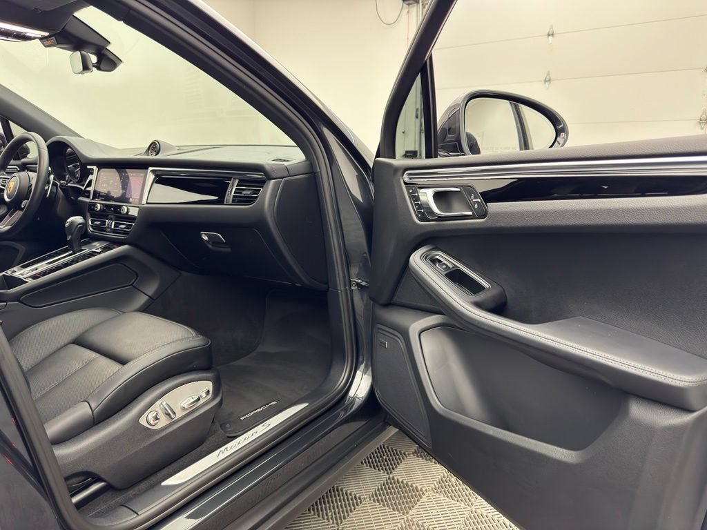 Used 2022 Porsche Macan S AWD/4WD image 35