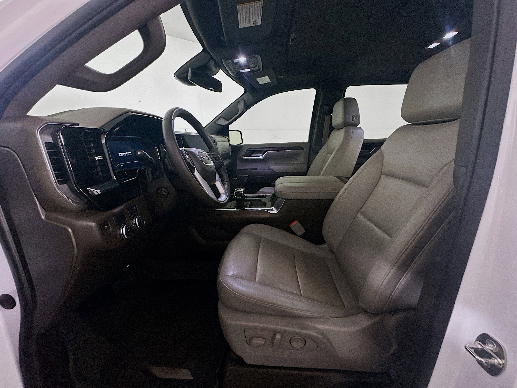 Used 2023 GMC Sierra 1500 SLT RWD image 13