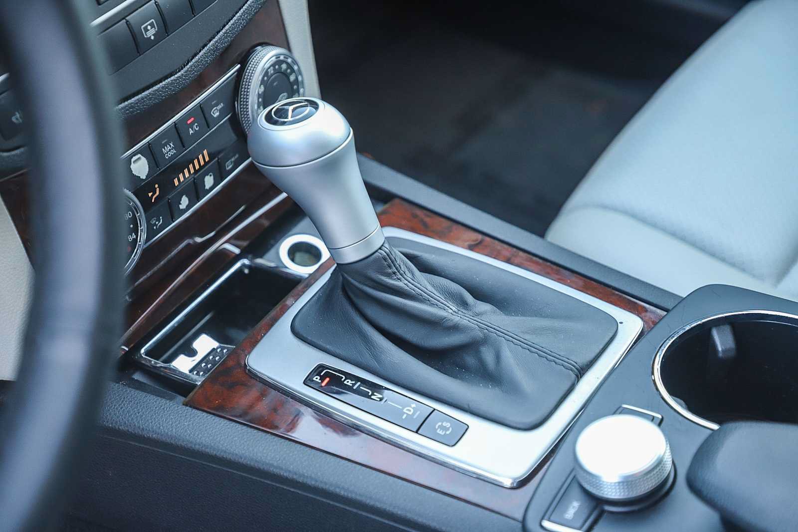 Used 2011 Mercedes-Benz C 350 Sport image 23