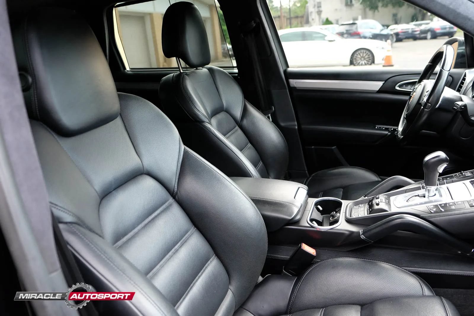 Used 2014 Porsche Cayenne Turbo AWD/4WD image 29