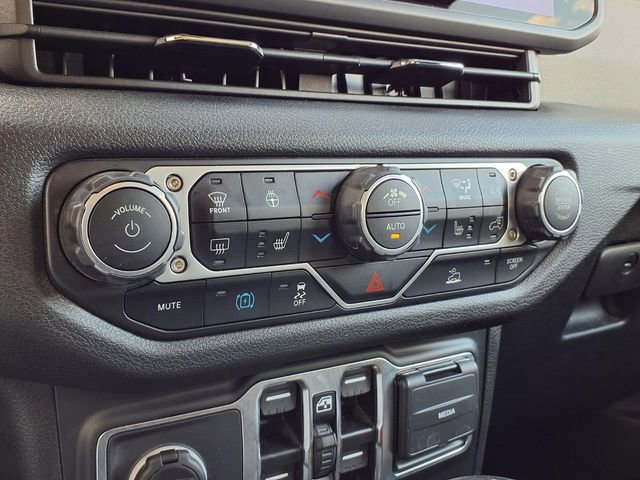 Used 2024 Jeep Wrangler Unlimited w/ Convenience Group image 12