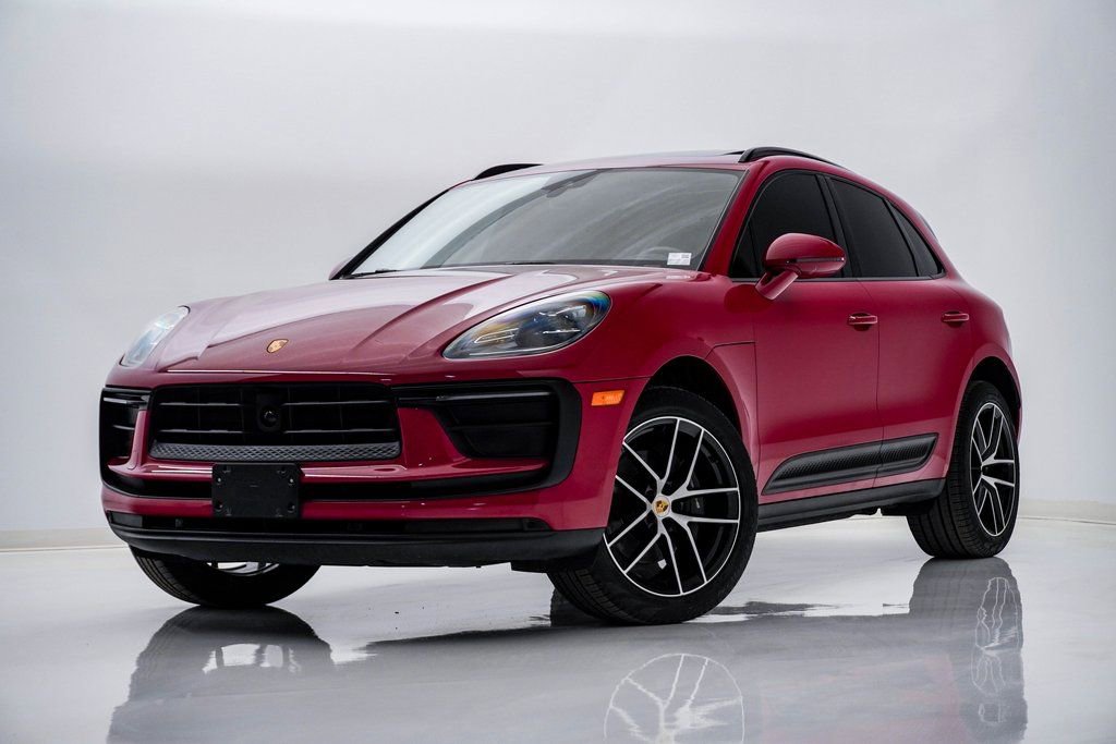 Certified 2024 Porsche Macan w/ Premium Plus Package image 1