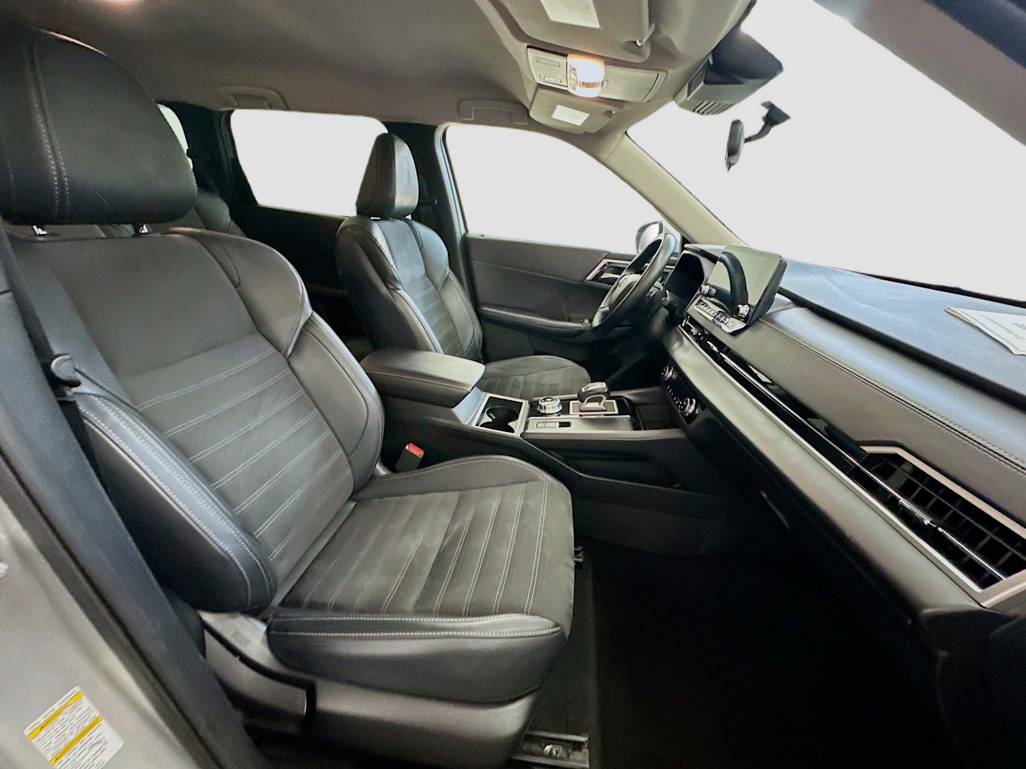 Used 2024 Mitsubishi Outlander SE image 34