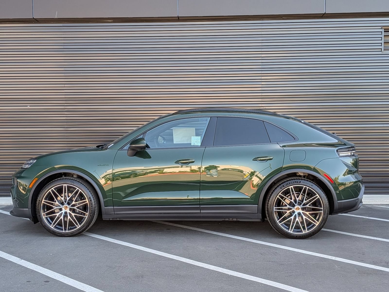 New 2026 Porsche Macan Electric RWD image 2