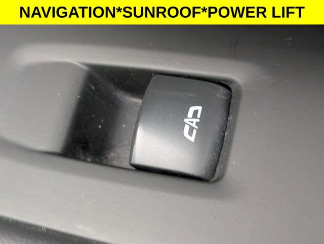 Used 2022 Chevrolet Suburban Z71 w/ Luxury Package image 37