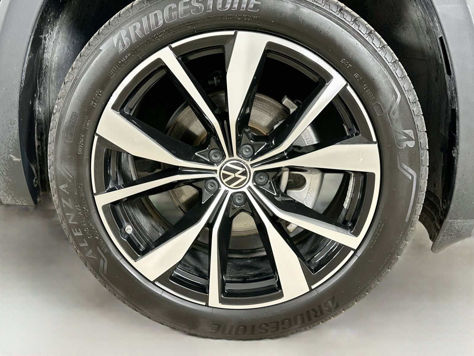 Certified 2026 Volkswagen Atlas Cross Sport SEL Premium R-Line AWD/4WD image 10