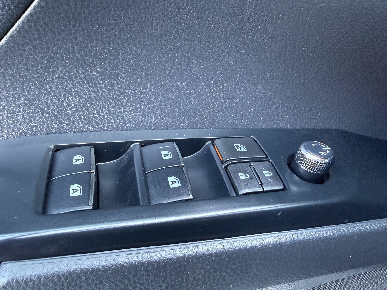 Used 2018 Toyota Camry XSE FWD image 21