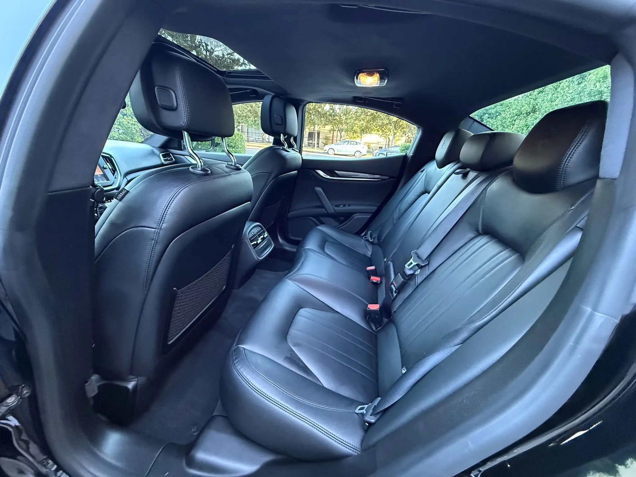 Used 2016 Maserati Ghibli image 12